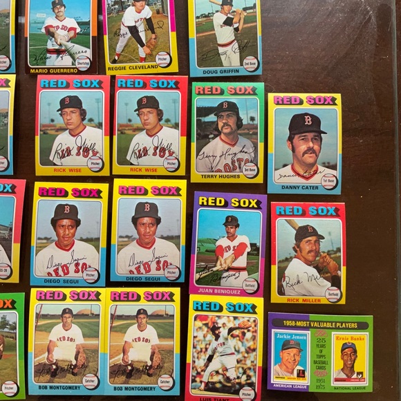 ❤️SOLD❤️1975 TOPPS MINI BOSTON RED SOX TEAM LOT 23 CARDS ERNIE BANKS LUIS TIANT - Picture 4 of 15
